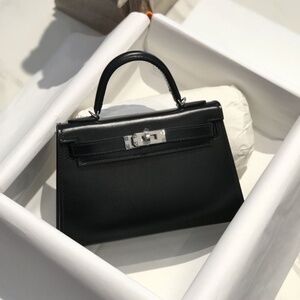 Hermès Mini Kelly Black Box bag